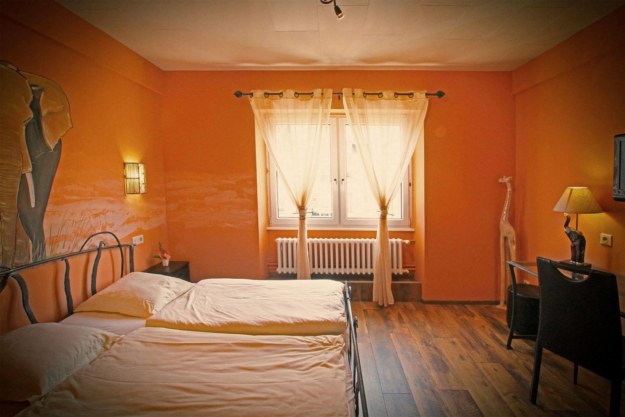 Hotel Champ Alsace Haguenau Bagian luar foto