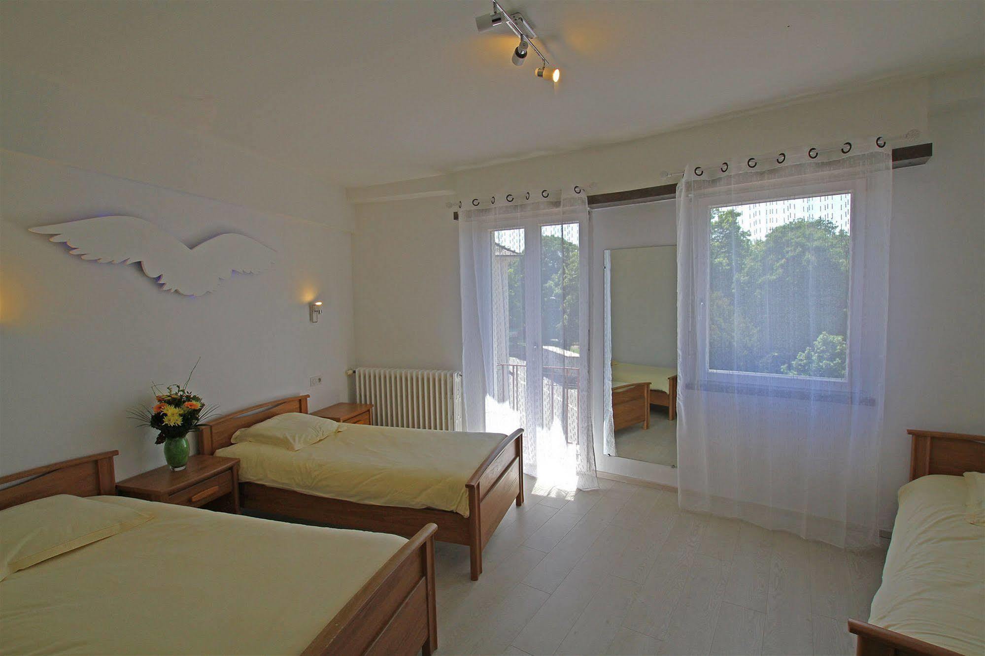 Hotel Champ Alsace Haguenau Bagian luar foto