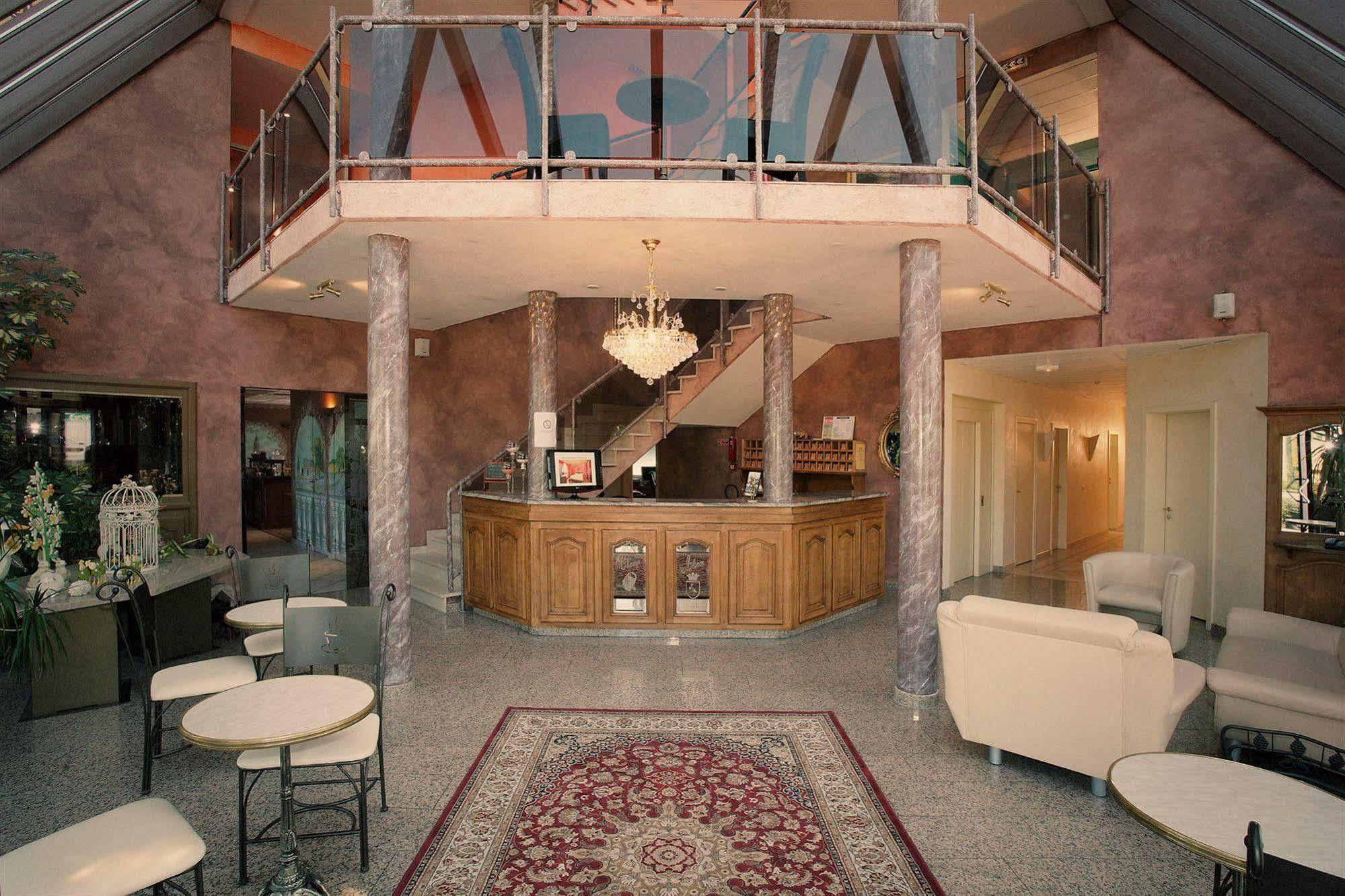 Hotel Champ Alsace Haguenau Bagian luar foto