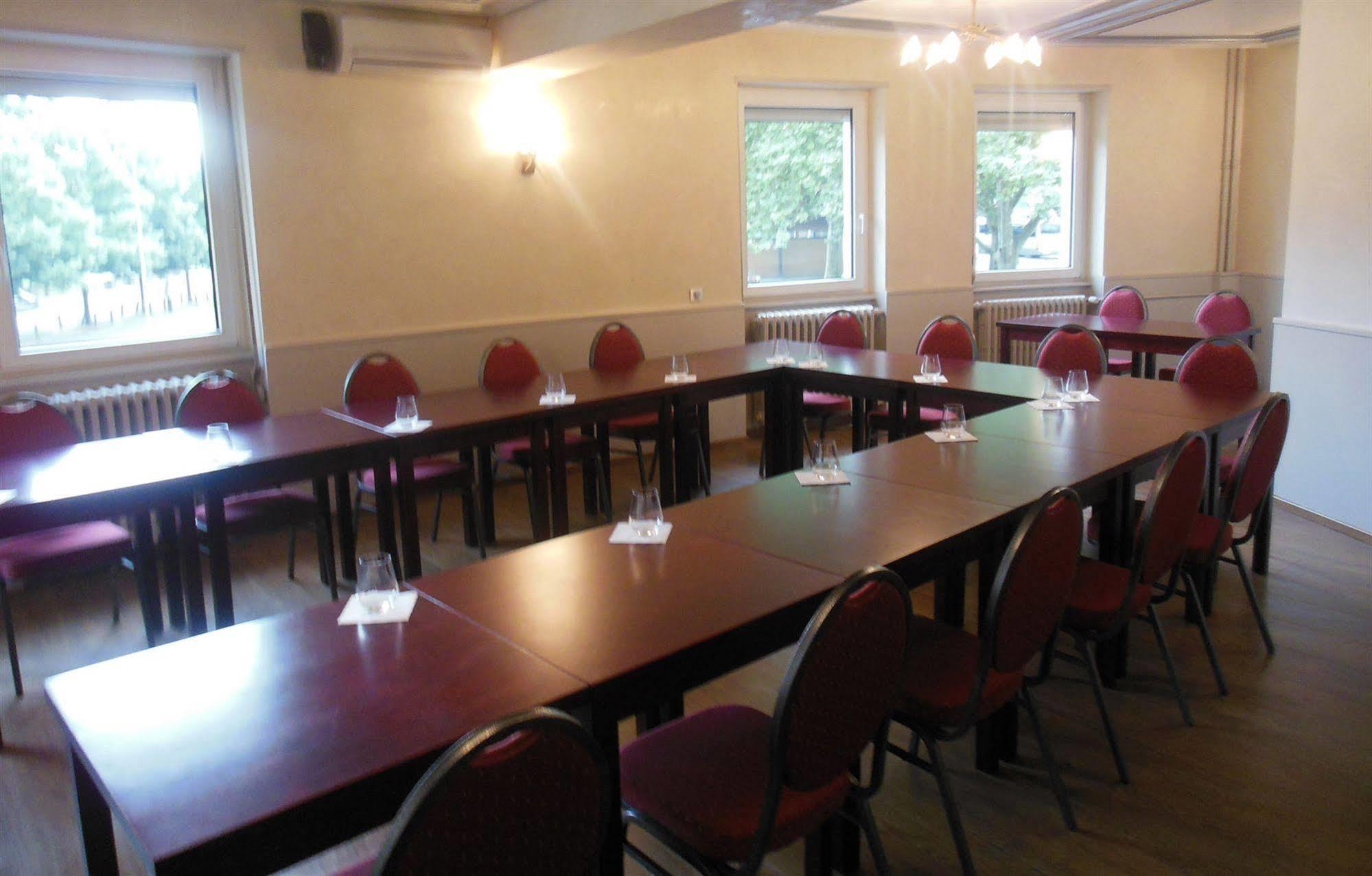 Hotel Champ Alsace Haguenau Bagian luar foto
