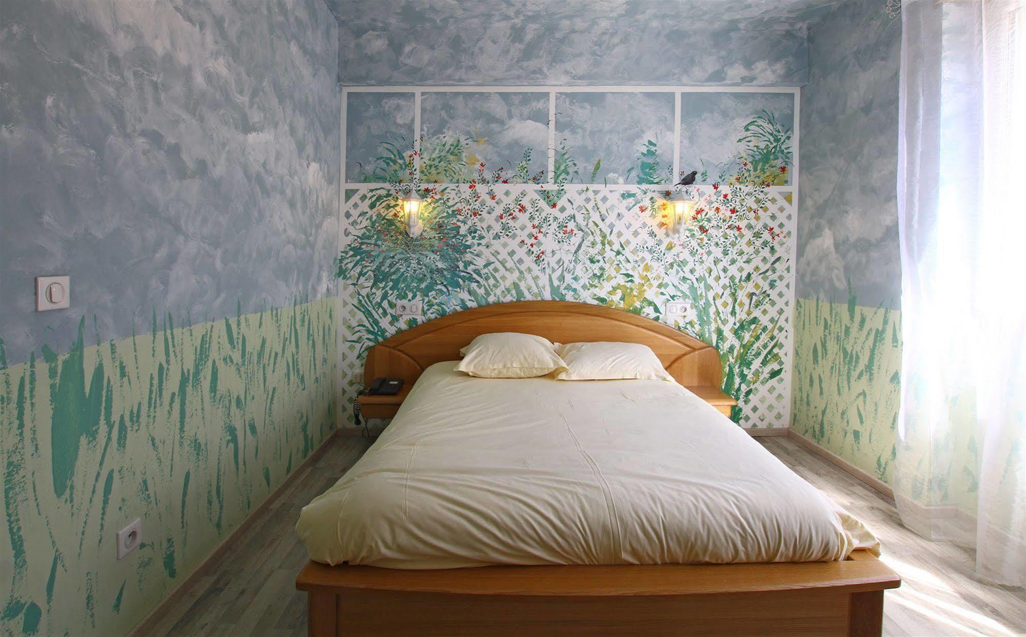 Hotel Champ Alsace Haguenau Bagian luar foto